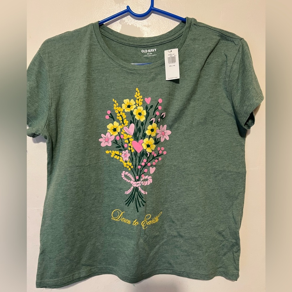 Old Navy Green Tee with Floral Bouquet Design